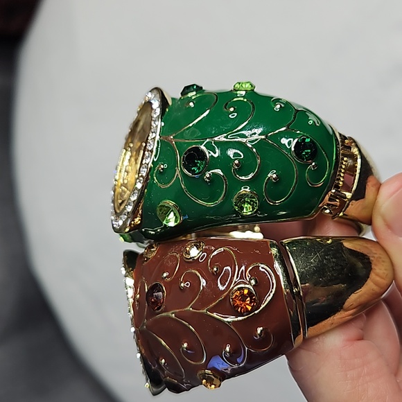 Not Available - Picture 2 of 8